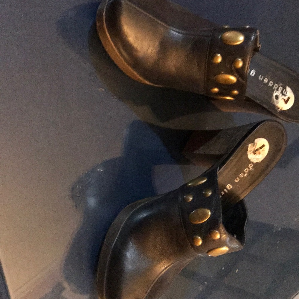 Madden Girl size 7 platform heels